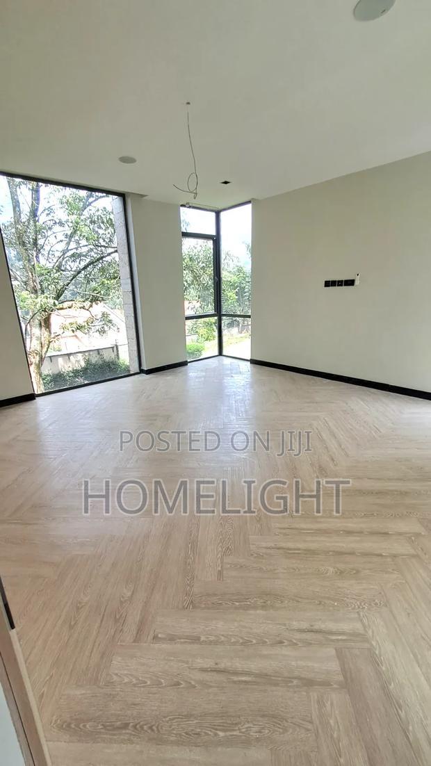 5bdrm Villa in Riverside for sale