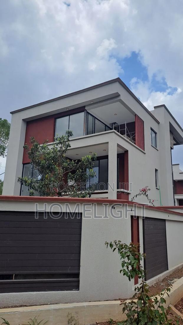 5bdrm Villa in Lavington for sale