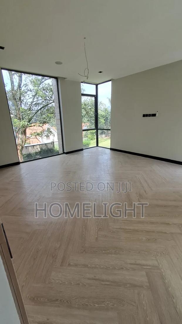 5bdrm Villa in Riverside for sale