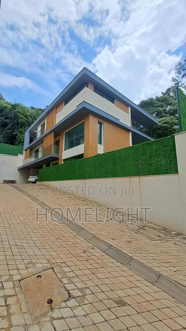 5bdrm Villa in Lavington for sale