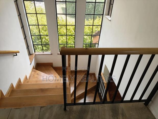 4bdrm Maisonette in Kerarapon Drive, for sale
