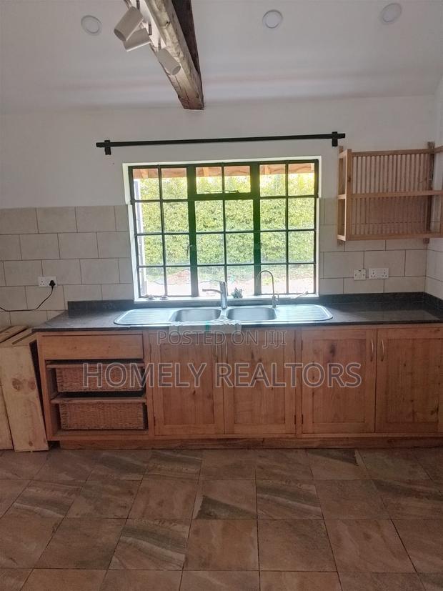 4bdrm Maisonette in Kerarapon Drive, for sale