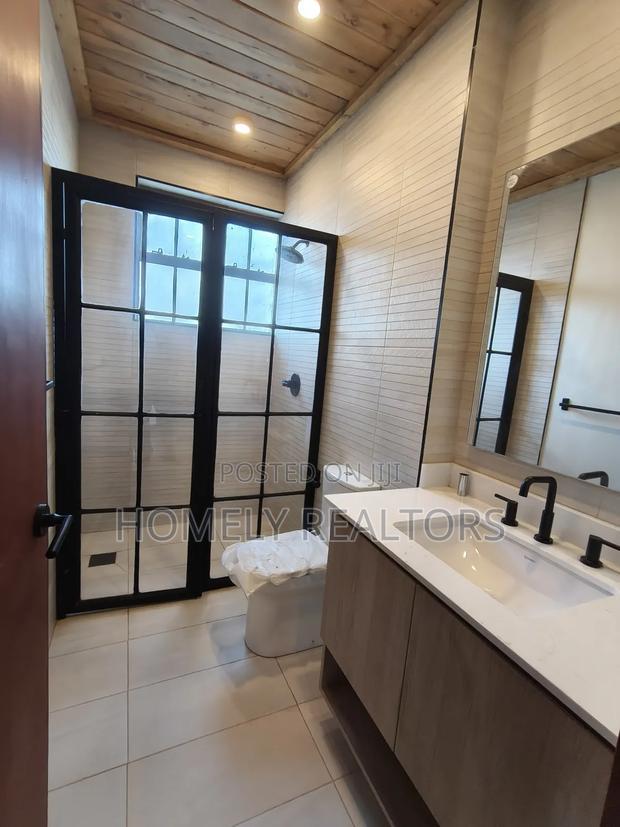 4bdrm Mansion in Oloirien, Birika, Kiserian for sale