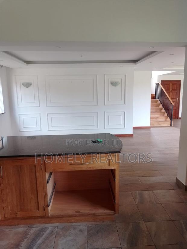 4bdrm Maisonette in Kerarapon Drive, for sale