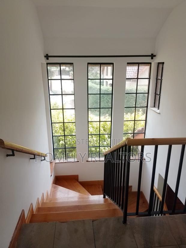 4bdrm Maisonette in Kerarapon Drive, for sale