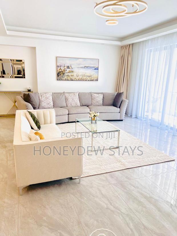 Furnished 5bdrm Apartment in Royal Oaks Residency, Valley Arcade