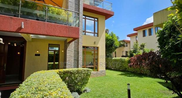5bdrm Maisonette in Lavington, Valley Arcade for sale