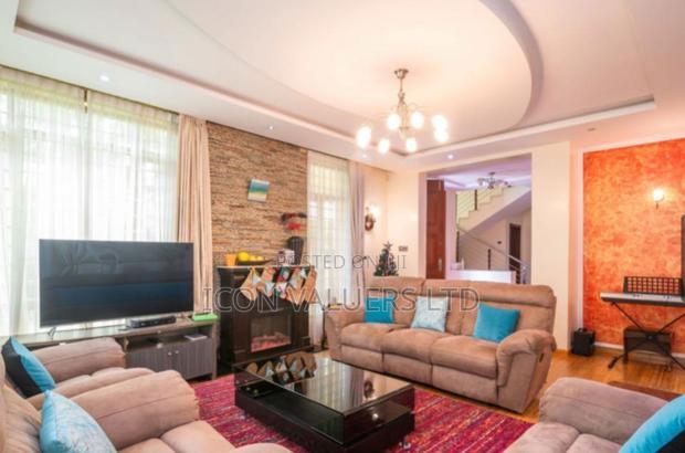 5bdrm Maisonette in Lavington, Valley Arcade for sale