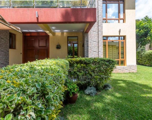 5bdrm Maisonette in Lavington, Valley Arcade for sale