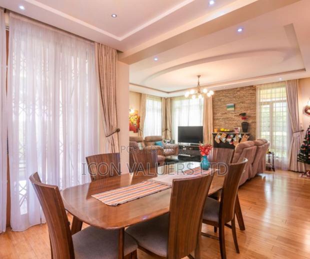 5bdrm Maisonette in Lavington, Valley Arcade for sale