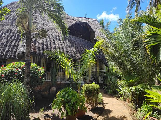 Furnished 3bdrm Villa in Neptune, Diani for sale