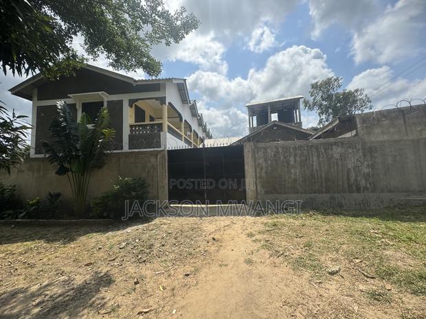 Reyo Apartments