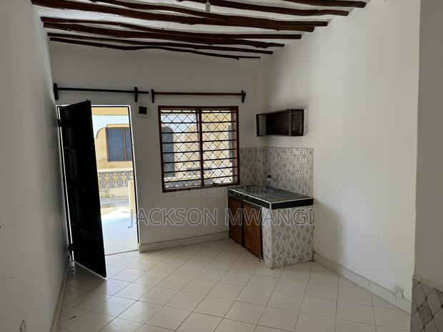 Reyo Apartments