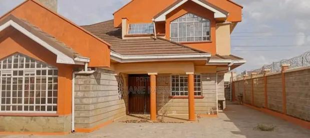 4bdrm Mansion in Membley Estate for sale