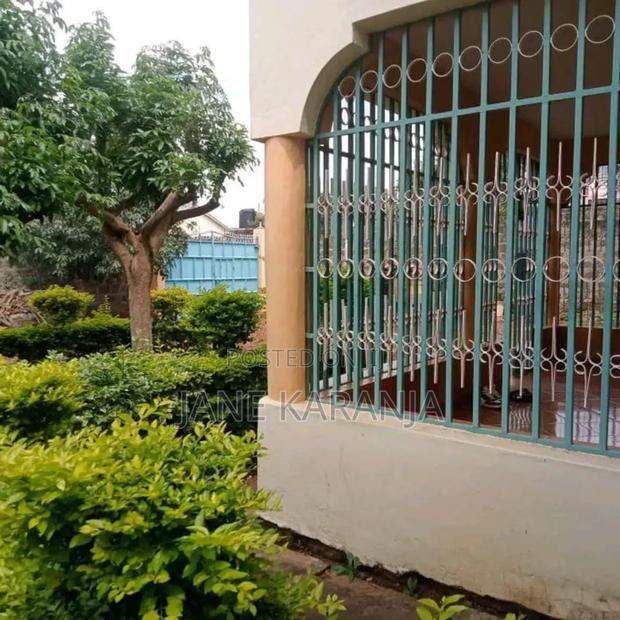 5bdrm Mansion in Ngoigwa, Ngoingwa Estate for sale