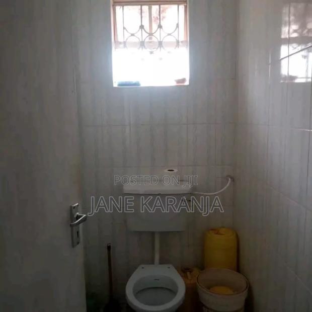 5bdrm Mansion in Ngoigwa, Ngoingwa Estate for sale