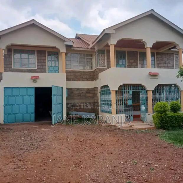 5bdrm Mansion in Ngoigwa, Ngoingwa Estate for sale