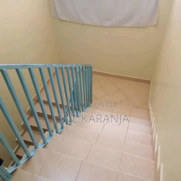 5bdrm Mansion in Ngoigwa, Ngoingwa Estate for sale