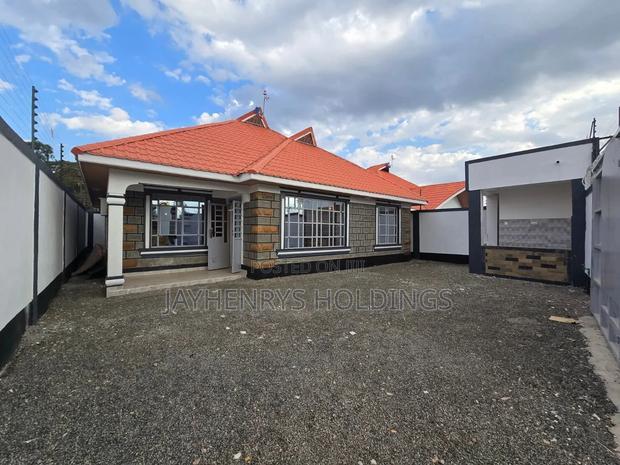 3bdrm Bungalow in Kimbo for sale