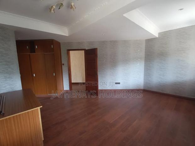 5bdrm House in Roysambu for sale