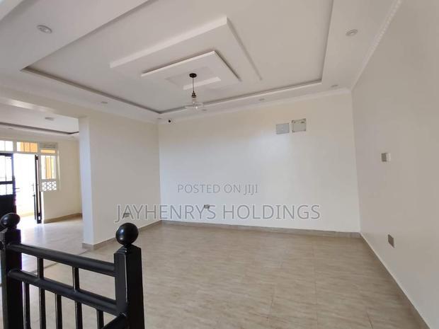 5bdrm Villa in Membley Estate for sale