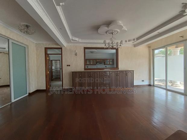 5bdrm House in Roysambu for sale