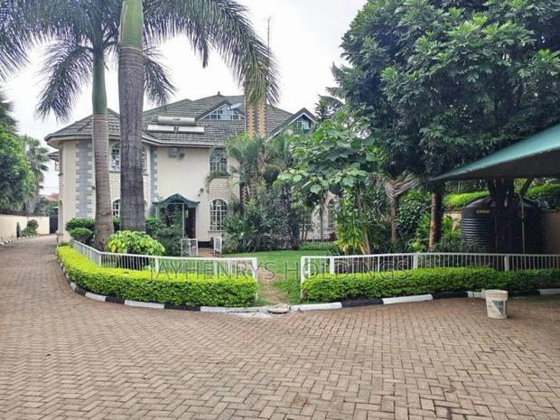 5bdrm House in Garden Estate, Roysambu for sale