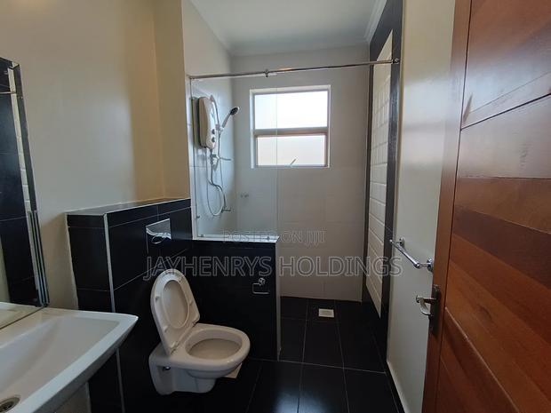 3bdrm Apartment in Roysambu for sale