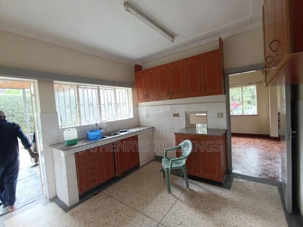 4bdrm Bungalow in Ridgeways for rent