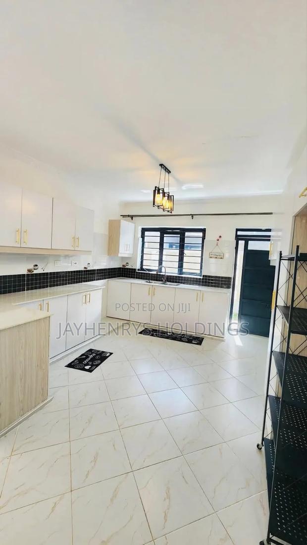 4bdrm Bungalow in Kwa Kairu for sale