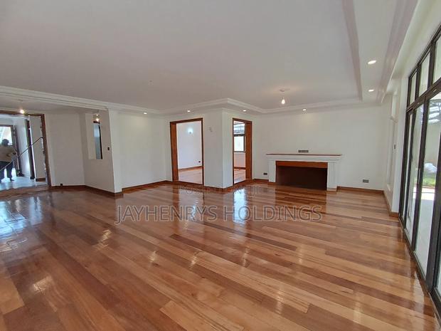 5bdrm House in Garden Estate, Roysambu for sale