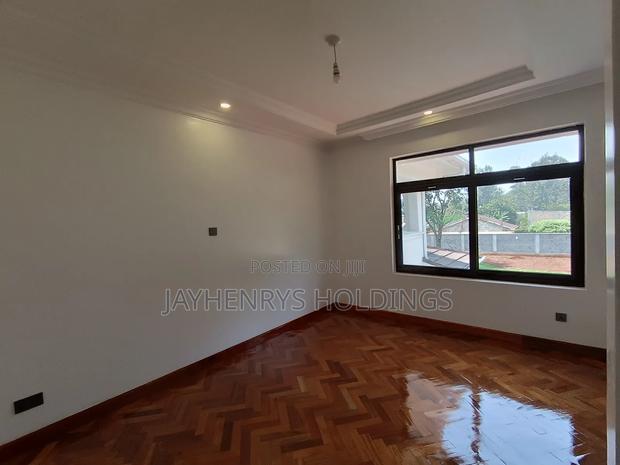 5bdrm House in Garden Estate, Roysambu for sale