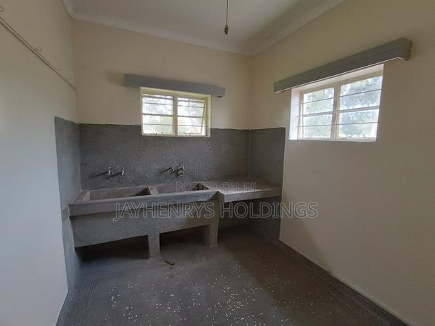 4bdrm Bungalow in Ridgeways for rent