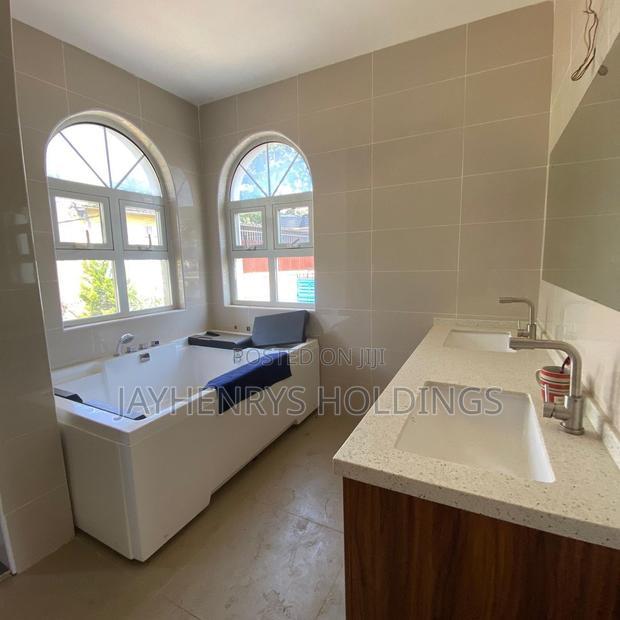 5bdrm House in Garden Estate, Roysambu for rent