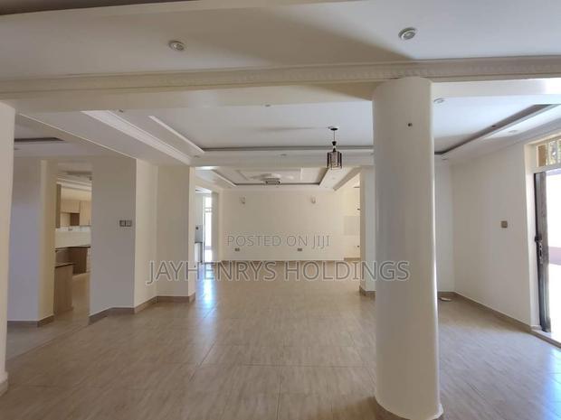 5bdrm Villa in Membley Estate for sale