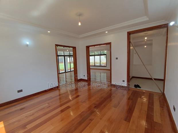 5bdrm House in Garden Estate, Roysambu for sale