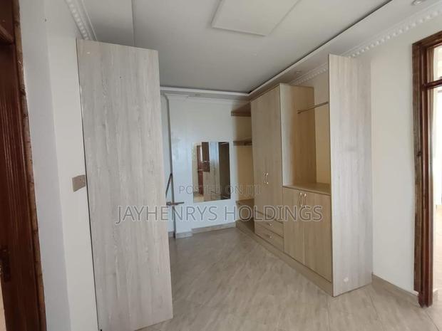 5bdrm Villa in Membley Estate for sale