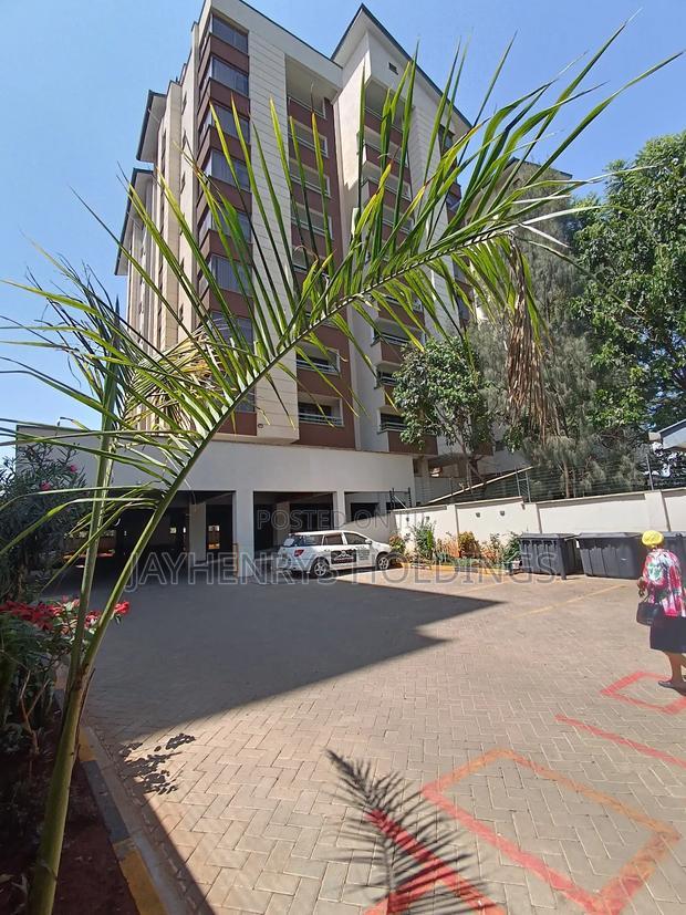 3bdrm Apartment in Roysambu for sale