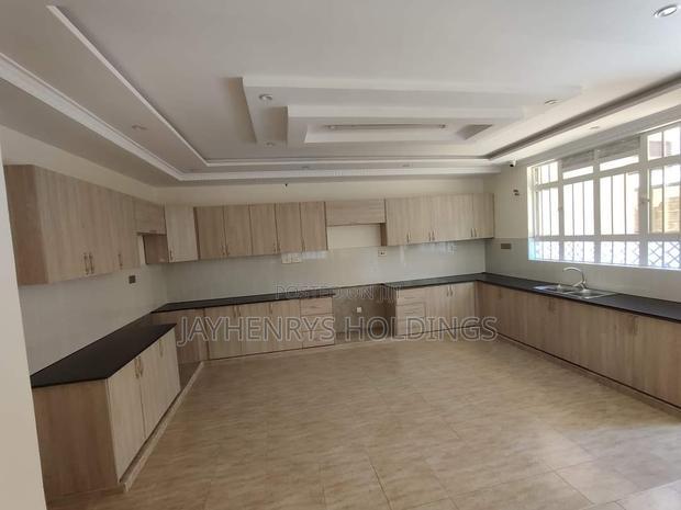5bdrm Villa in Membley Estate for sale