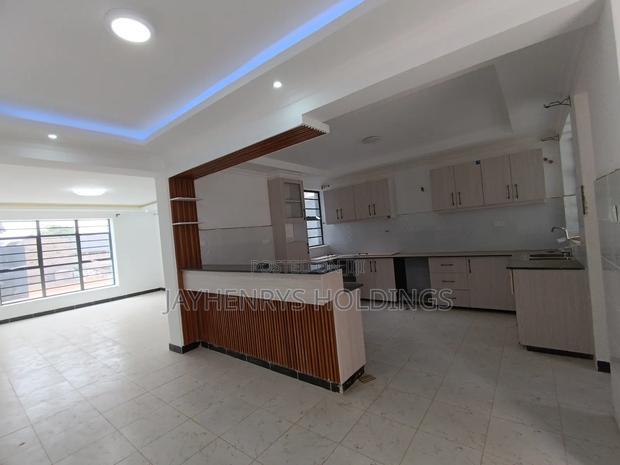 4bdrm House in Muigai Inn, Kenyatta Road / Theta for sale