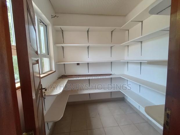 5bdrm House in Roysambu for sale
