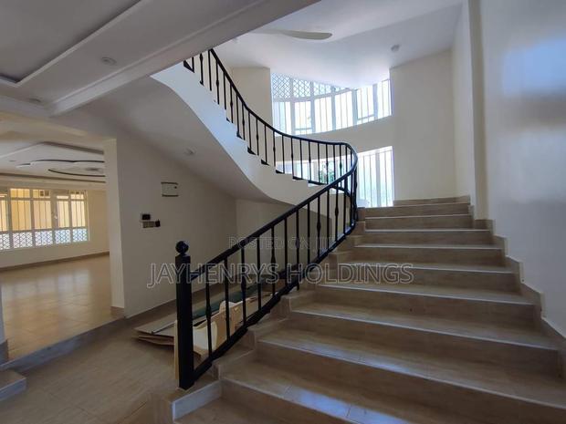 5bdrm Villa in Membley Estate for sale