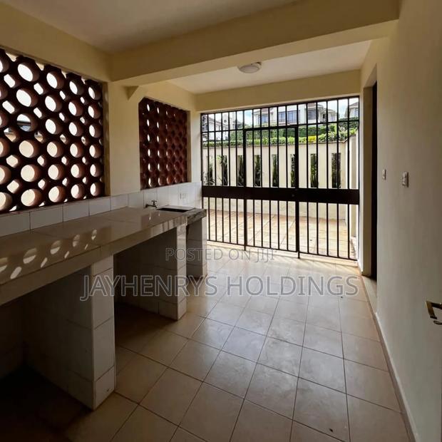 4bdrm Villa in Runda for rent