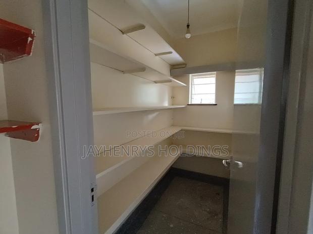 4bdrm Bungalow in Ridgeways for rent