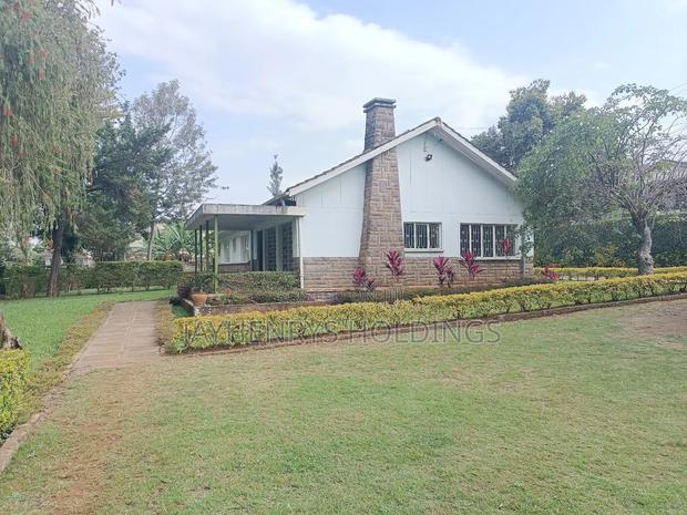 4bdrm Bungalow in Ridgeways for rent