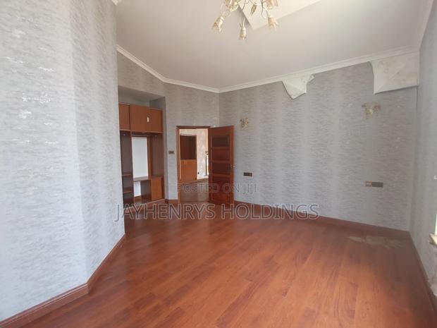 5bdrm House in Roysambu for sale
