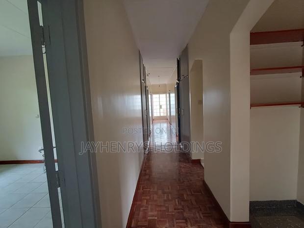 4bdrm Bungalow in Ridgeways for rent