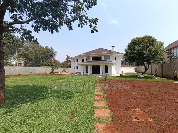 5bdrm House in Garden Estate, Roysambu for sale