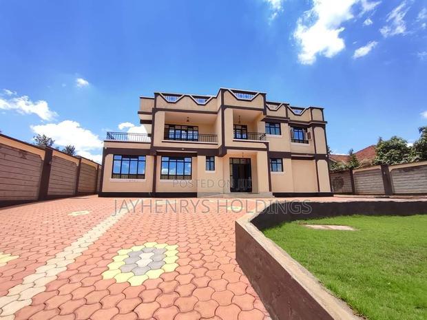 5bdrm Villa in Membley Estate for sale