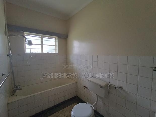 4bdrm Bungalow in Ridgeways for rent